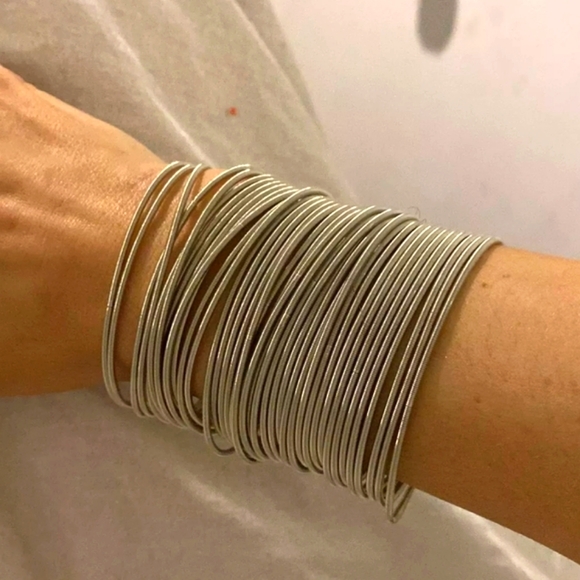 NEW 2 mm Platinum Plated Stainless Steel 316L Stackable Guitar String Bracelets - Picture 5 of 15